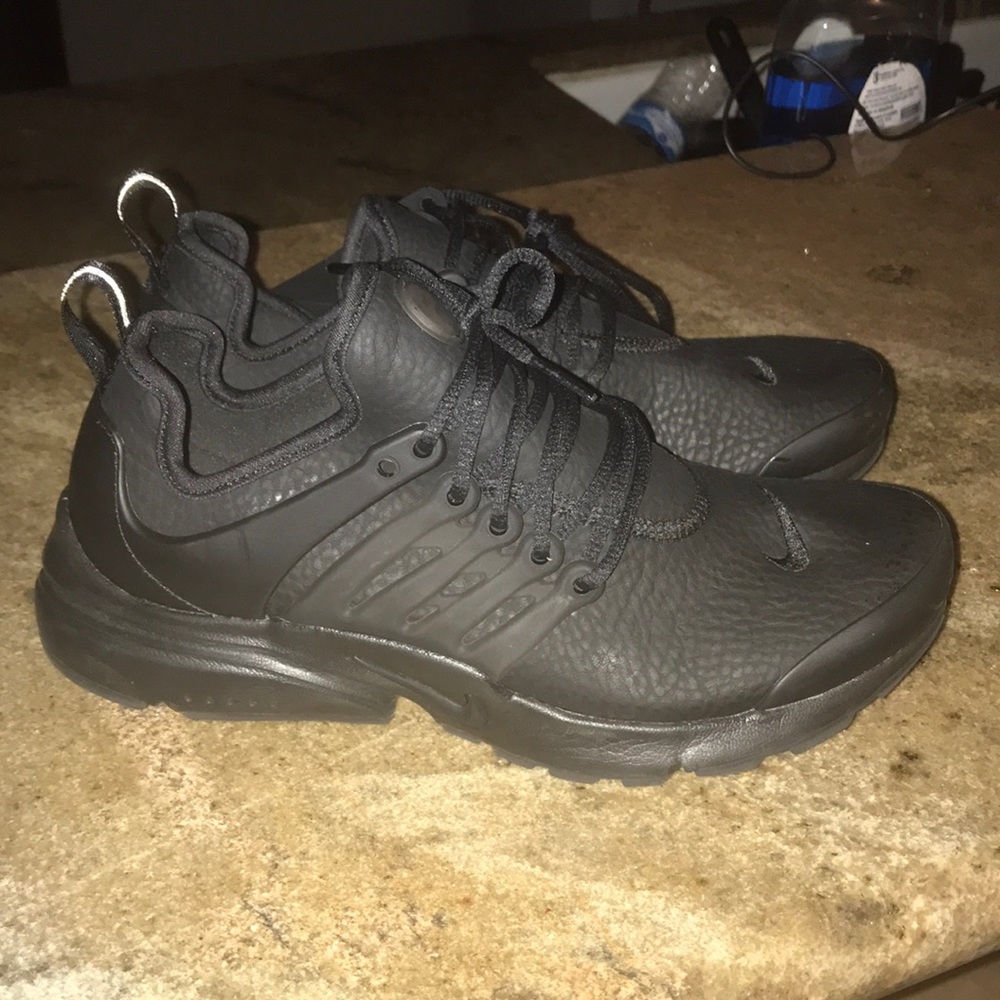 Nike air presto, used only 1-2x. Leather.